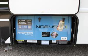 Cozy 23' Class C Motorhome | Sleeps 5