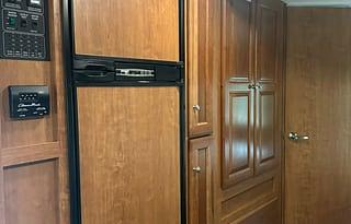 Winnebago-Superior Ride-Deluxe Living-Family Fun