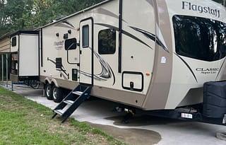2019 Flagstaff with 4 slide out, 2 A/C’s