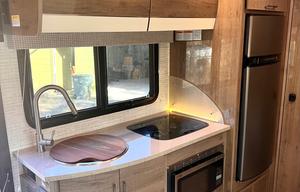 Luxury Mercedes-Benz Entegra  Unlimited Generator