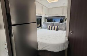 C09 - 6 Person Sleeper - The RV Rental Factory