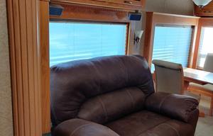 2007 Newmar Kountry Aire 37SBRE