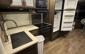 2019 Keystone RV Premier Ultra Lite 29BHPR RV rental photo 10