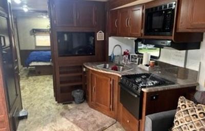 2015 Coachmen RV Pursuit 33 BH RV rental photo 2