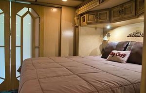 2008 American Coach American Heritage 45B
