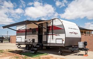 2025 Avenger with Bunks (LIKE NEW)-Delivery Only