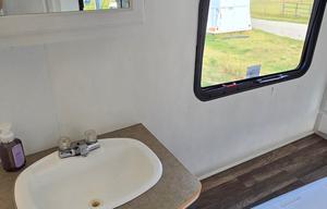 R-vision 5th wheel, camper cannot be towed