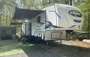 Cherokee Arctic Wolf | Ultimate Luxury w/ 2 Suites