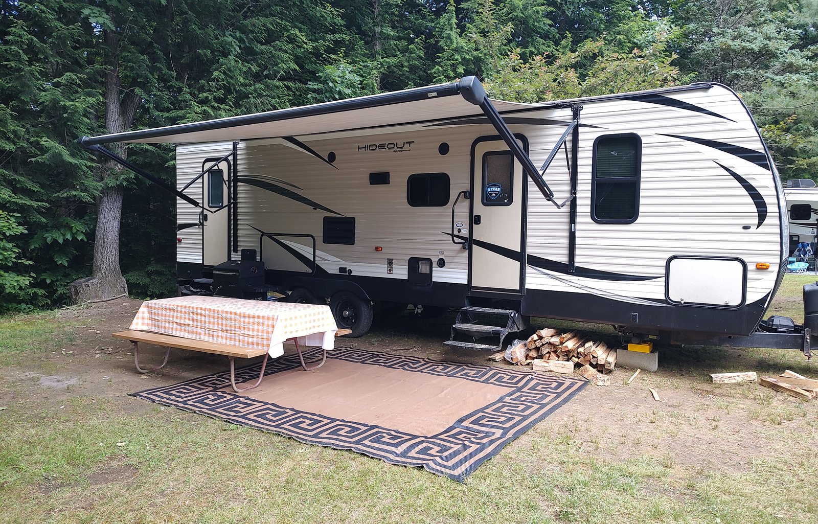 Grammy's Bunkhouse 2018 Keystone 32 Ft Camper
