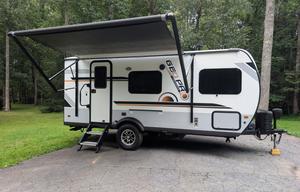 GeoPro | Modern, Cozy & Well-Equipped, Easy to Tow