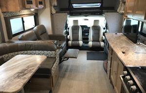 32 ft Class C w/Outdoor Kitchen, all items included