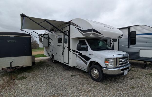 Kristen’s Vacation Home on Wheels