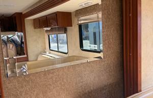 2013 Thor Motor Coach ACE 30 1
