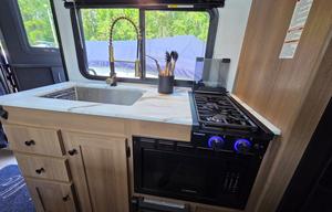 2026 Apex Nano 208BHS(DELIVERY & SET-UP ONLY)