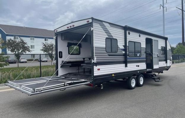 2022 Heartland Pioneer RG26 Toy Hauler Rental