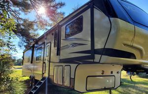 2019 CrossRoads RV Volante 3851FL