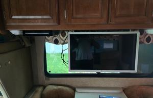 2015 Coachmen RV Leprechaun 317SA Ford 450