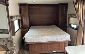 Jayco white hawk model 20MBR      23 ft. 2015 yr