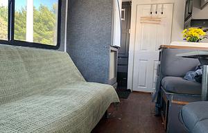 Four Winds 23P - Rare F-Series RV, All Essentials!