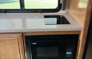 2018 Thor Motor Coach Chateau Sprinter 24FS RV rental photo 9
