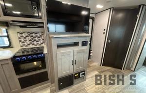 Modern Family & Pet Friendly North Trail Ultralite