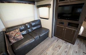 2019 Starcraft Mossy Oak 27BHS RV rental photo 9