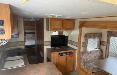 2006 R-Vision Trail Lite 27RK RV rental photo 2