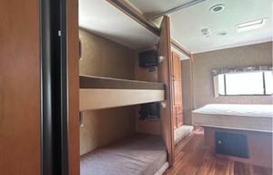 2014 Coachmen RV Freelander 32BH Chevy 4500