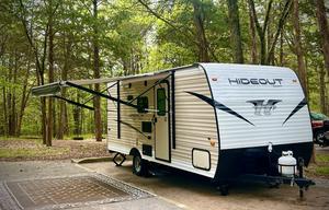2019 Keystone Hideout 21.5'