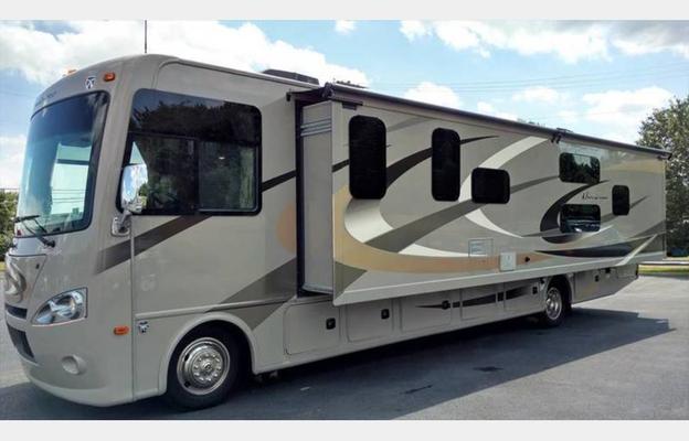 2016 Thor Motor Coach Hurricane 34J