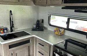 2021 Springdale 285TL RV rental photo 11