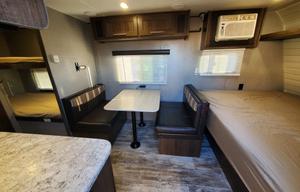 2018 CrossRoads RV Zinger Lite ZR18BH