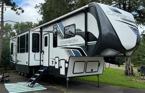 2022 Carbon 398 Toy Hauler
