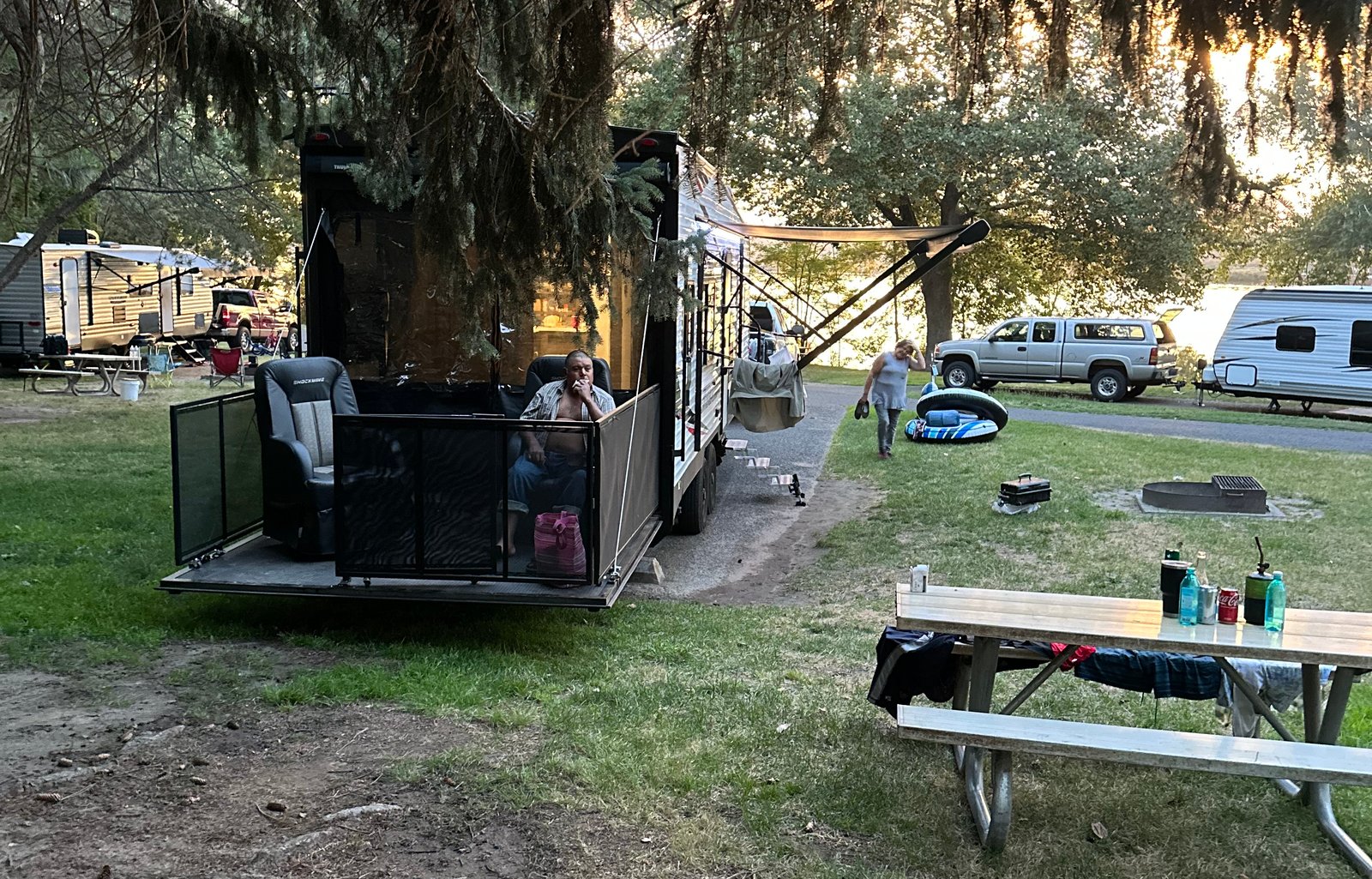 Toy Hauler Spacious with all your amenities