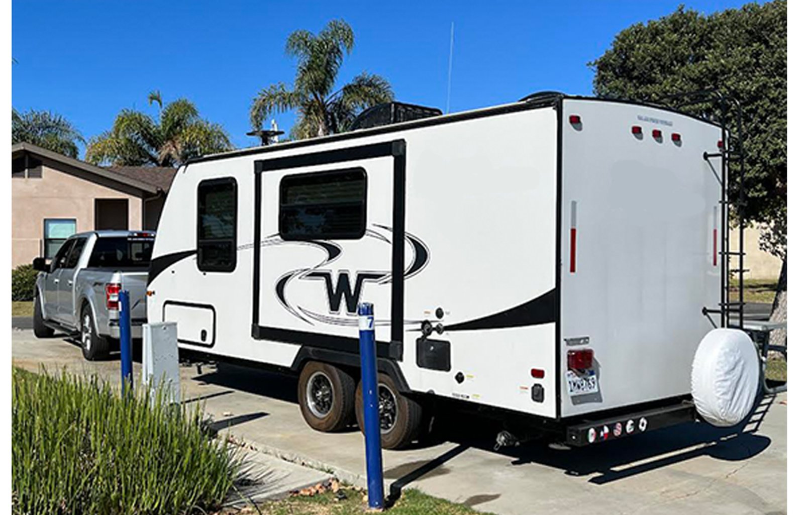2018 Winnebago Micro Minnie 2108DS