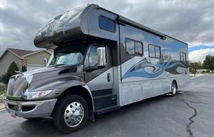 Luxury Super C - Spacious & Easy-to-Drive