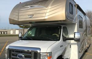 2014 Fleetwood RV Jamboree Sport 31M- LOW Miles