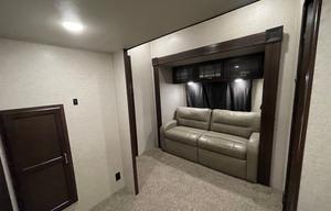 42ft Sundance 5th Wheel. Sleeps 10!