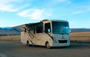 2019 Freedom Traveler—Spacious Family RV