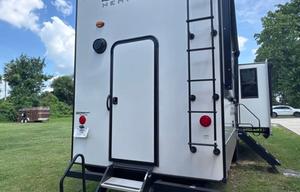 Spacious 2BR/2BA Luxury RV W/ Loft & 4 Slide Outs!