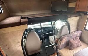 2014 Coachmen RV Freelander 32BH Chevy 4500