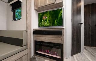 2023 Conquest Ultra-Lite 236RL RV rental photo 2
