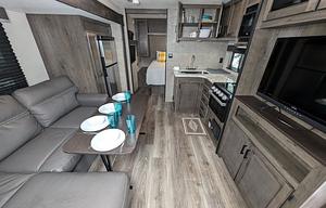 Starcraft Autumn Ridge | Comfy Modern Camper