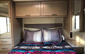 2021 Thor Motor Coach Quantum SE SE28 Ford