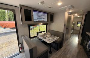 Family Adventure Camper – Apex 300BHS Bunkhouse RV