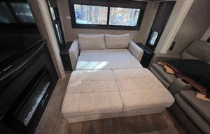 The Eagle Retreat – Luxury Jayco Eagle King Suite