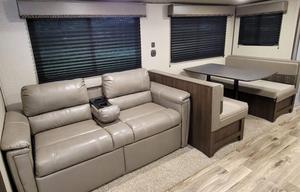 MoJo's 2019 Summerland Sleeps 10