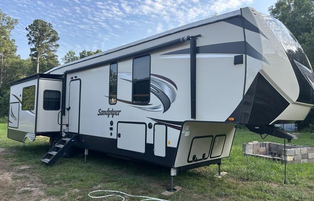 2019 Forest River RV Sandpiper 372LOK RV rental photo 1