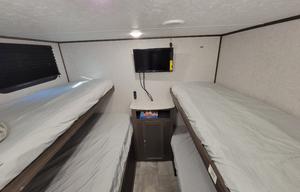 2 bedroom☆quad BUNKS☆