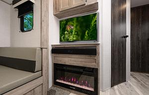 2023 Gulf Stream RV Conquest Ultra-Lite 236RL RV rental photo 2